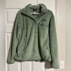 Women’s Patagonia fleece pullover